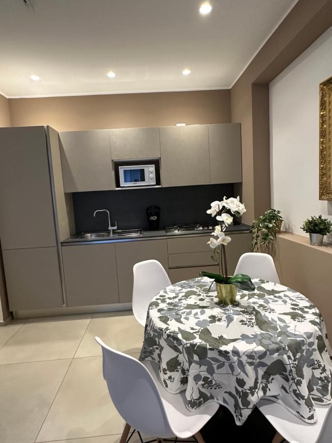 Apartments Ennio Top Class Bari Exterior foto